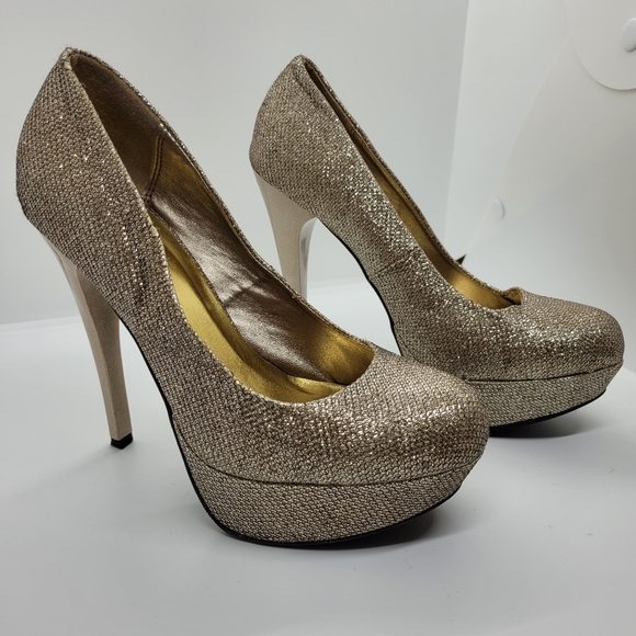 Qupid Shoes Qupid Gold Sparkle Heels Poshmark
